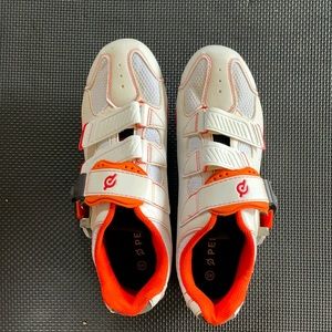 Peloton cycling shoes size 43
